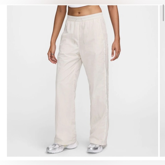 NWT Nike Women’s Wind Runner HR Water Repellent Standard Fit Athleisure Pants - Picture 7 of 13